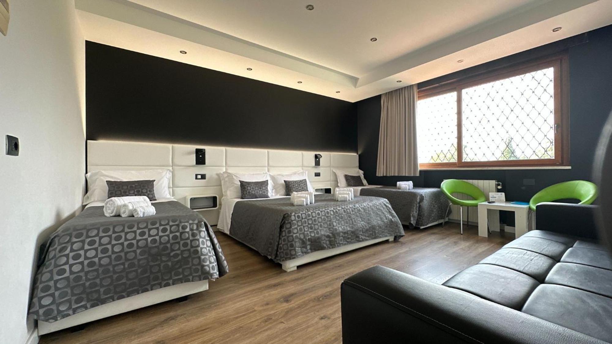 Ottomood B&B And Apartments Tremestieri Etneo Habitación foto