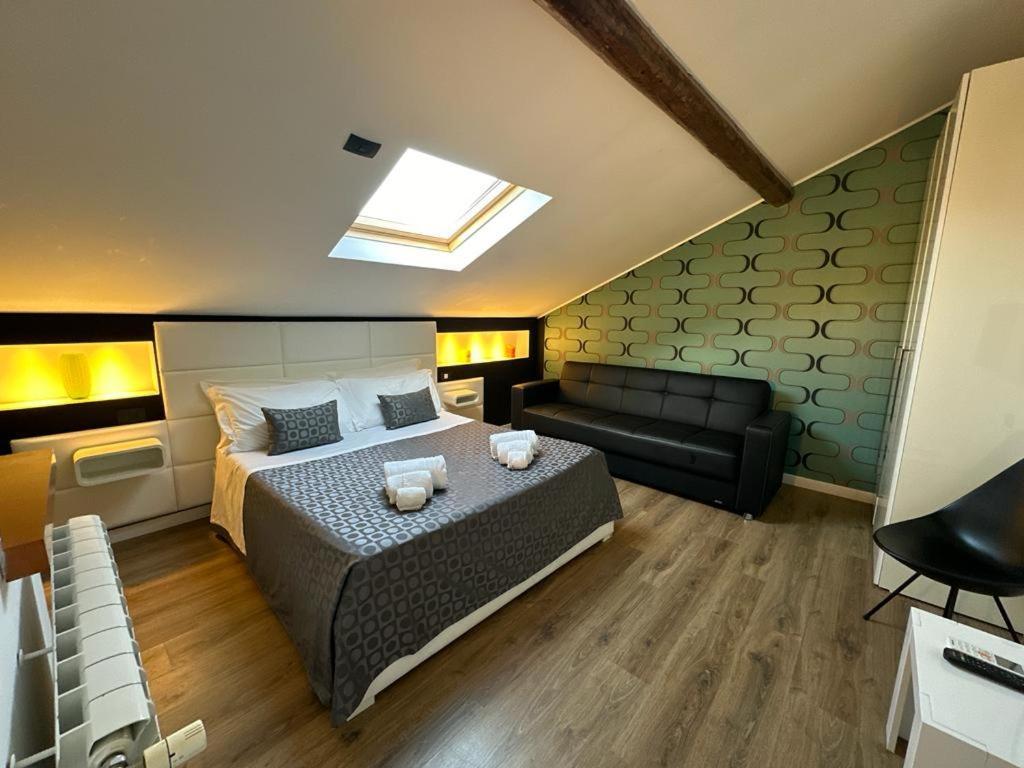 Ottomood B&B And Apartments Tremestieri Etneo Habitación foto