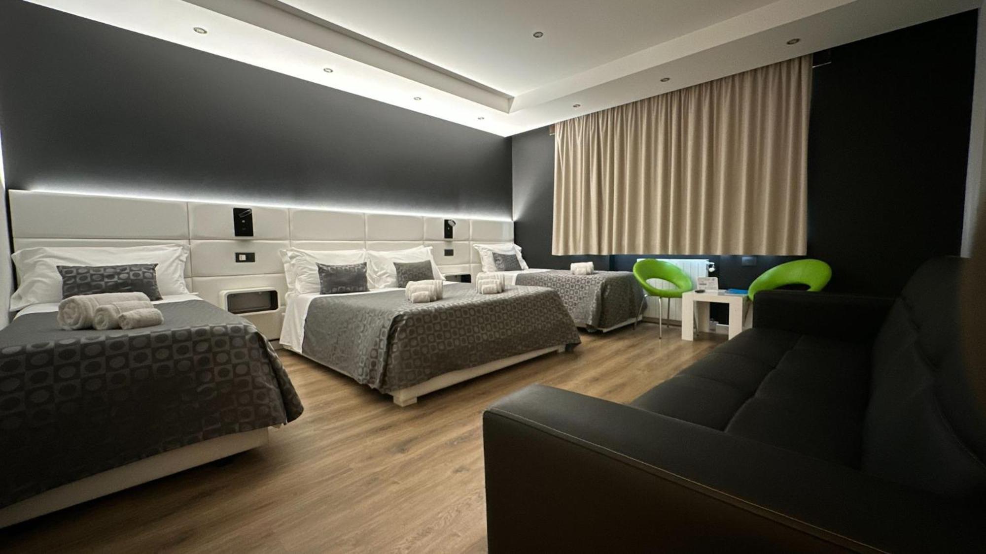 Ottomood B&B And Apartments Tremestieri Etneo Habitación foto