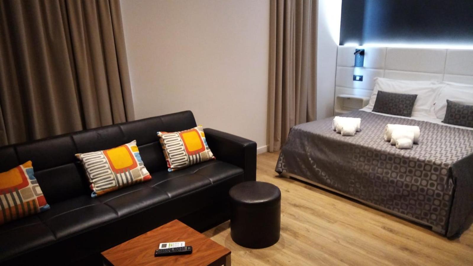 Ottomood B&B And Apartments Tremestieri Etneo Habitación foto